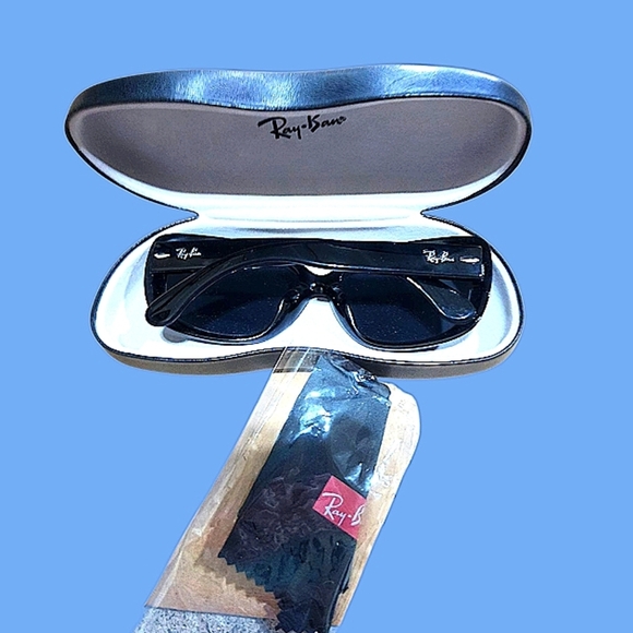 NWOT Original Wayfarer Classic RAY-BAN SUNGLASSES WITH RAY-BAN CASE & CLOTH - Picture 1 of 12